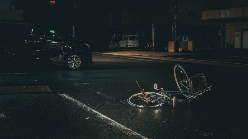 事故にあった自転車の写真